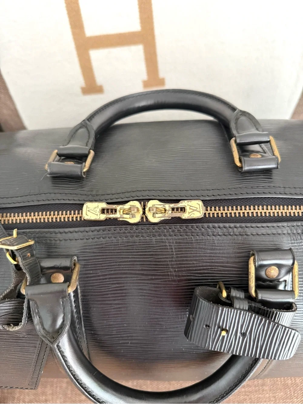 Authentic Louis Vuitton unisex Keepall 50 bag M42962 black Epi leather LV